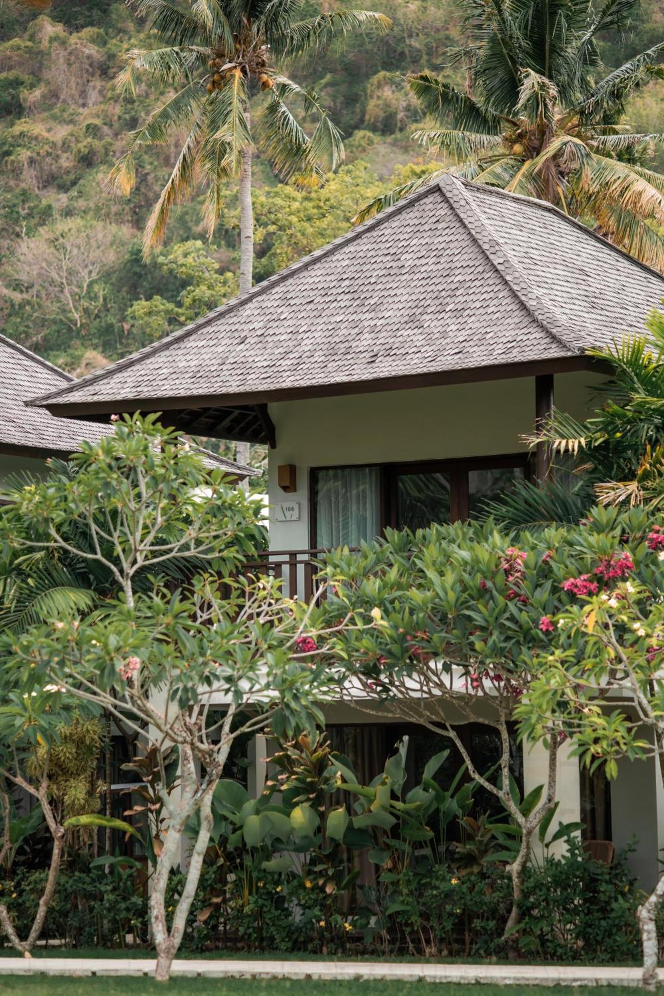 Living Asia Resort And Spa Senggigi Exterior photo