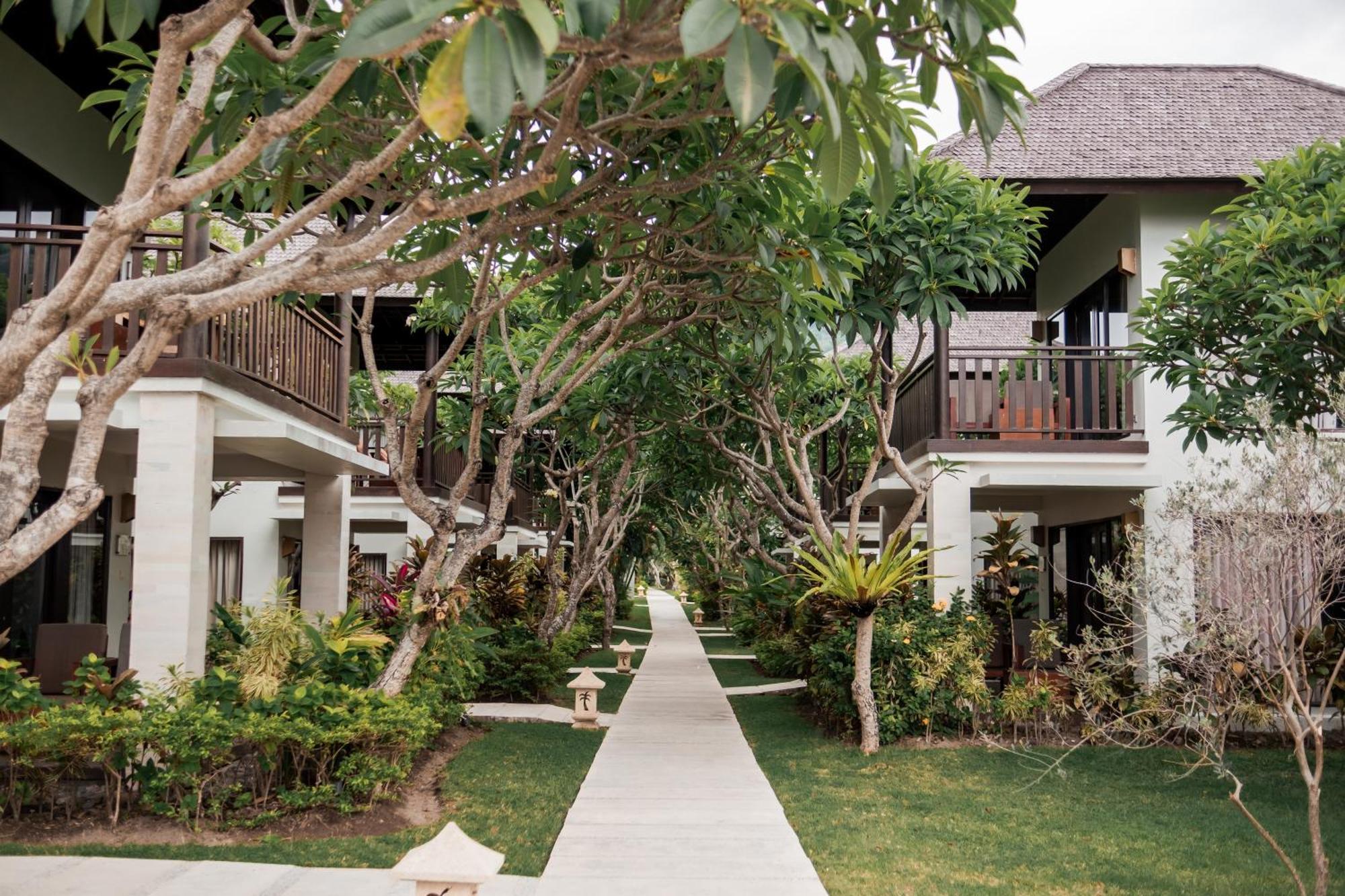 Living Asia Resort And Spa Senggigi Exterior photo