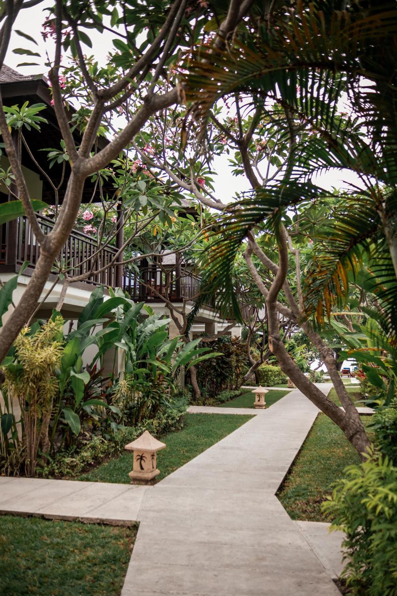 Living Asia Resort And Spa Senggigi Exterior photo