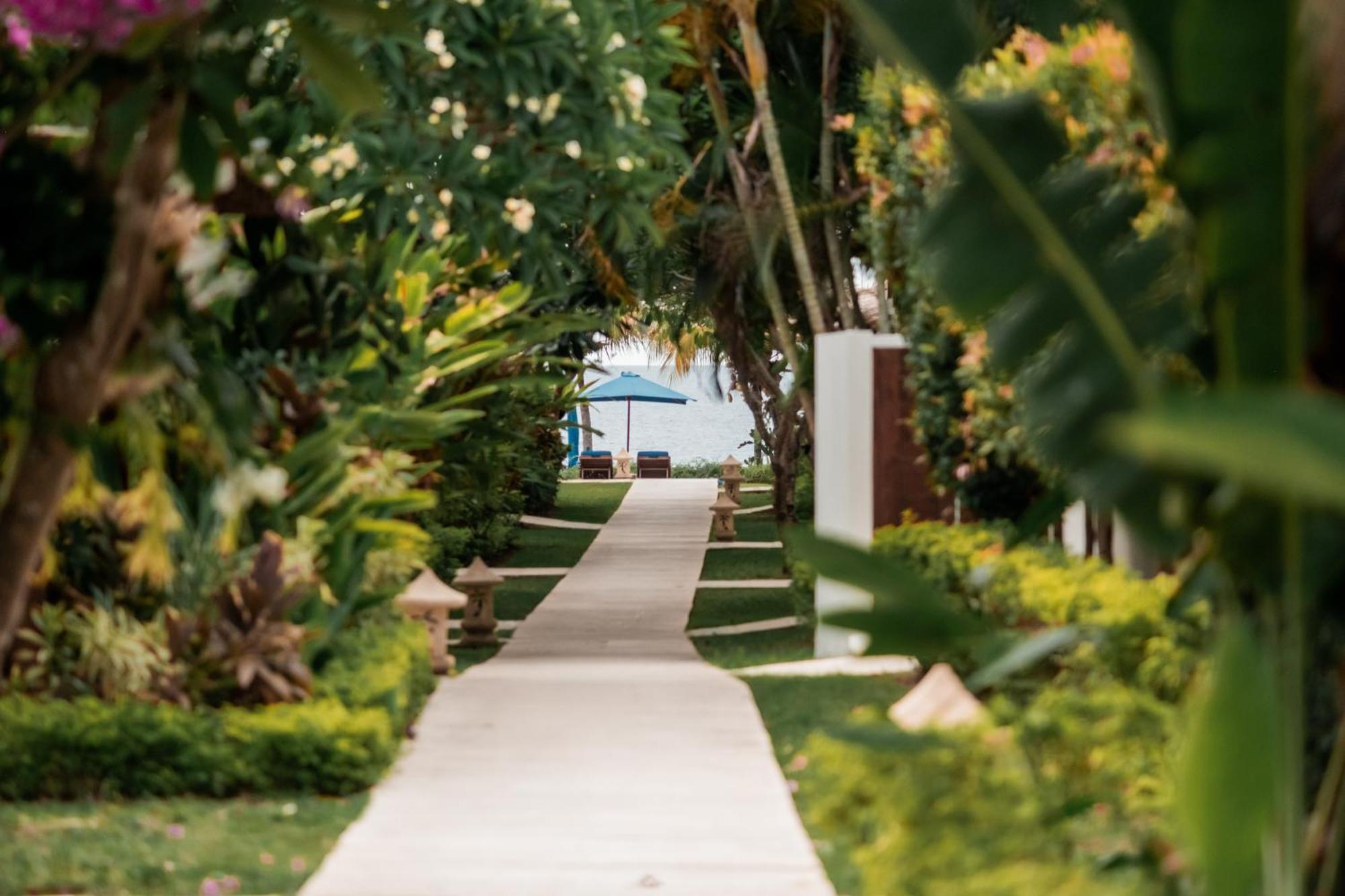 Living Asia Resort And Spa Senggigi Exterior photo