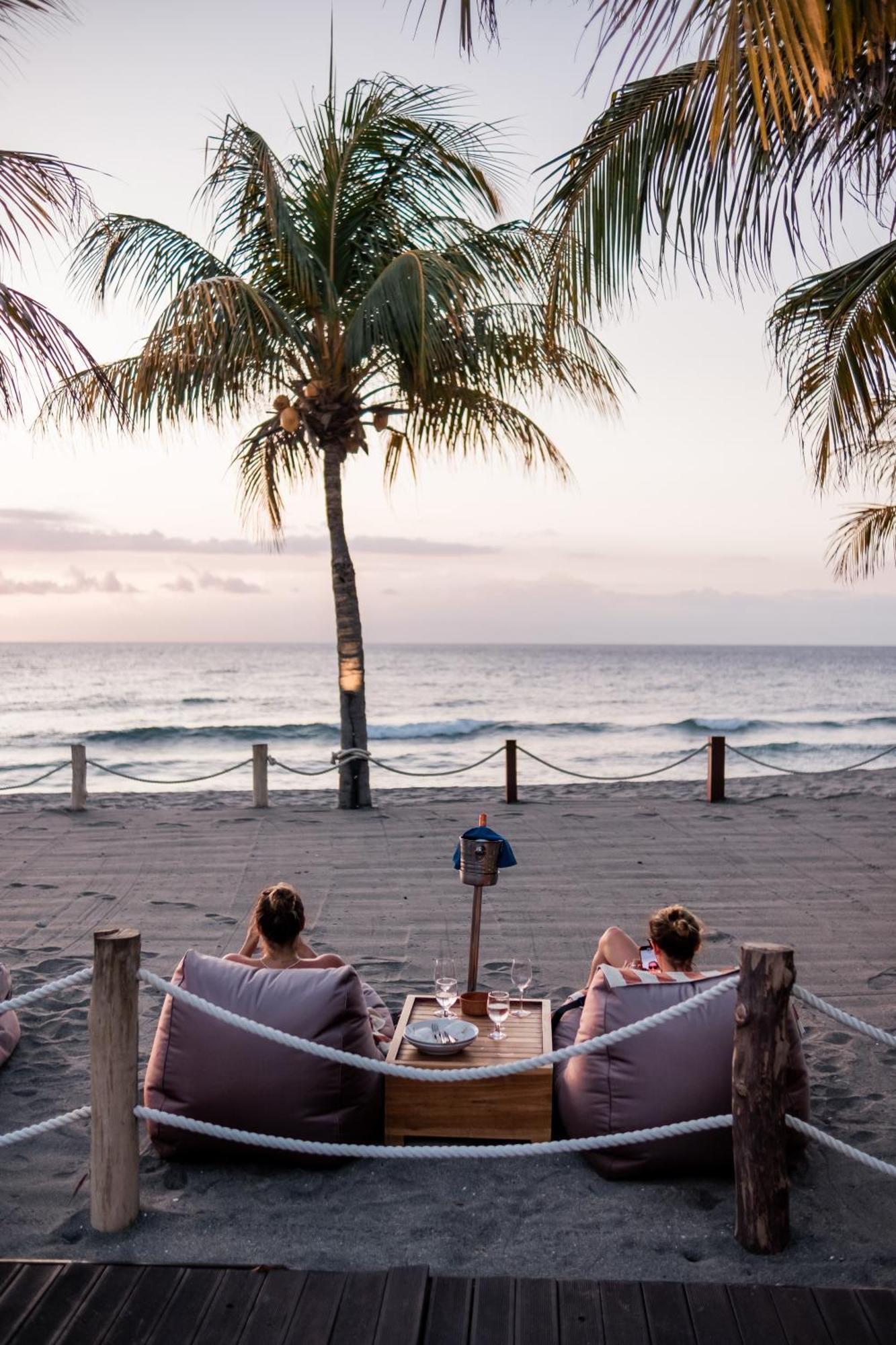 Living Asia Resort And Spa Senggigi Exterior photo