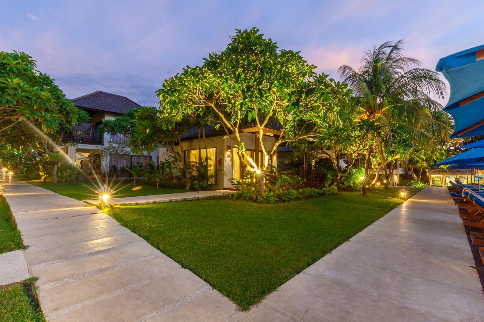Living Asia Resort And Spa Senggigi Exterior photo