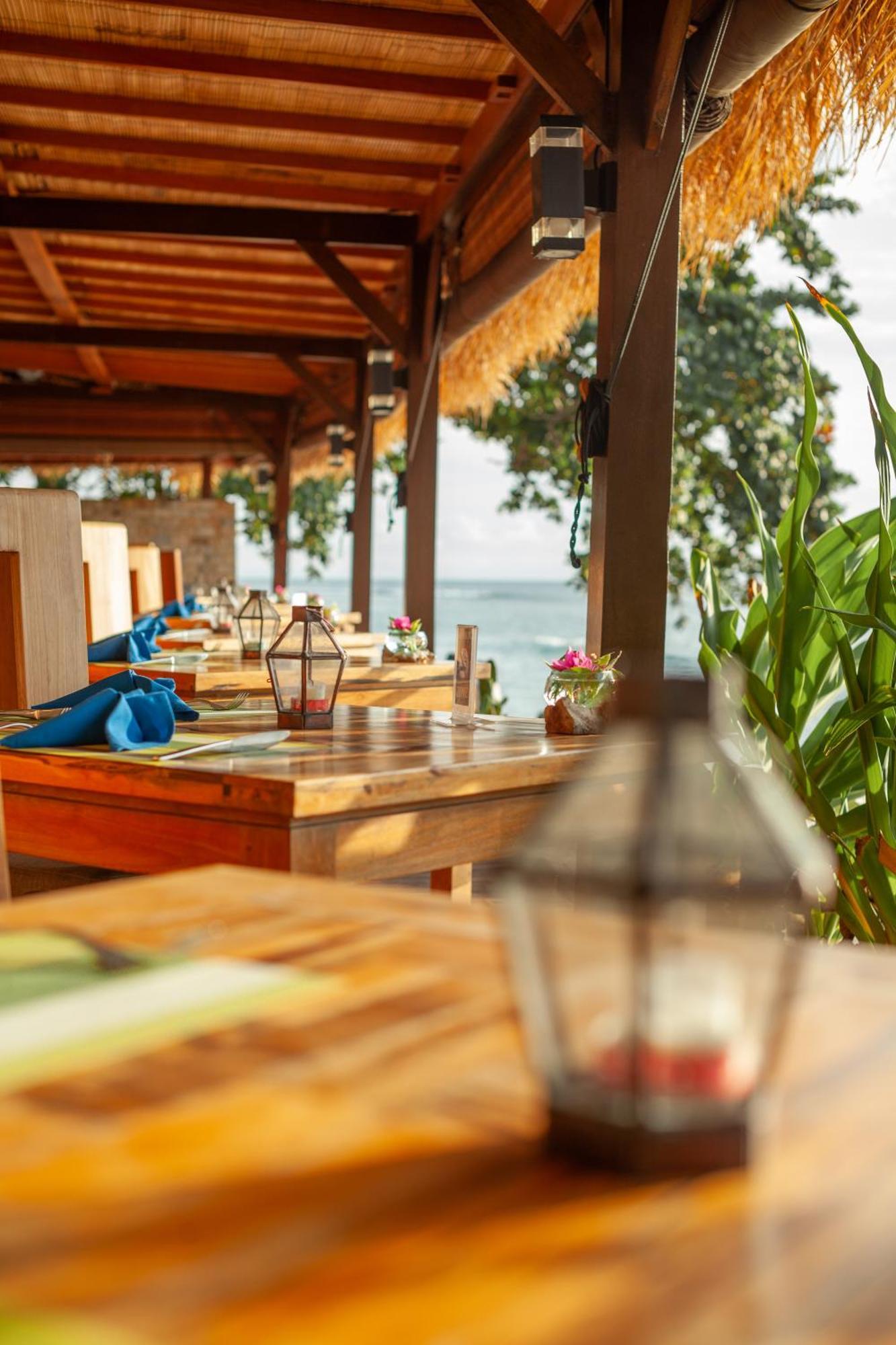 Living Asia Resort And Spa Senggigi Exterior photo